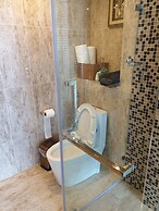 Grand Avenue by Moshe