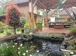 ADK Papandayan Homestay & Tour