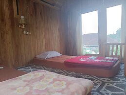 ADK Papandayan Homestay & Tour