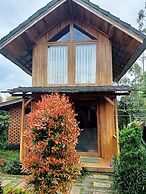 ADK Papandayan Homestay & Tour
