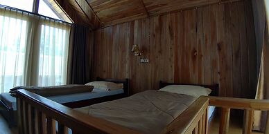 ADK Papandayan Homestay & Tour