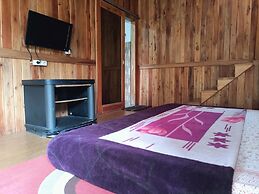 ADK Papandayan Homestay & Tour