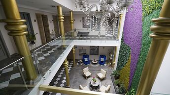 Adamas House Hotel