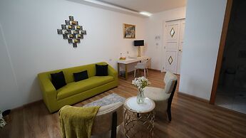 Adamas House Hotel