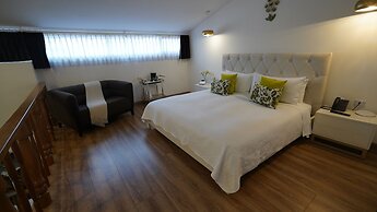Adamas House Hotel