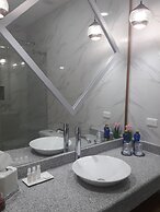 Adamas House Hotel