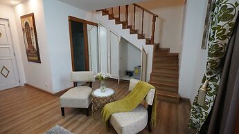 Adamas House Hotel