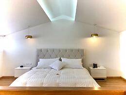 Adamas House Hotel