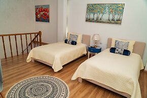 Adamas House Hotel