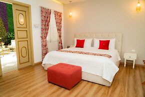 Adamas House Hotel