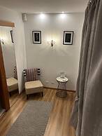 Adamas House Hotel