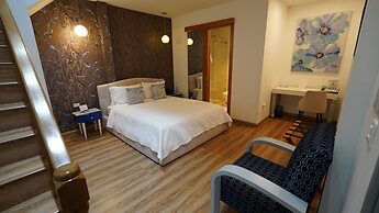 Adamas House Hotel