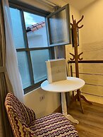 Adamas House Hotel