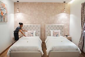 Adamas House Hotel