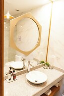 Adamas House Hotel