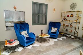 Adamas House Hotel