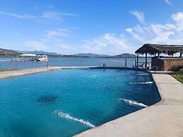 Hotel Jardín del Lago