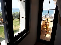 The Klazomenai Marine Hotel