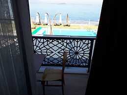 The Klazomenai Marine Hotel
