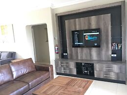 Caribbean Estates Villa & Apt