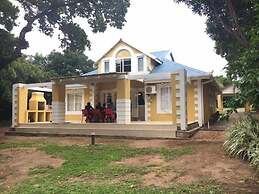 Caribbean Estates Villa & Apt