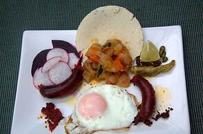 La Pantera Negra Gallery and B&B