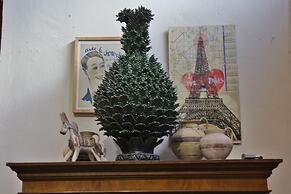 La Pantera Negra Gallery and B&B