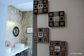 La Pantera Negra Gallery and B&B