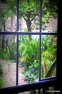 La Pantera Negra Gallery and B&B