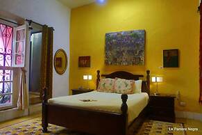 La Pantera Negra Gallery and B&B