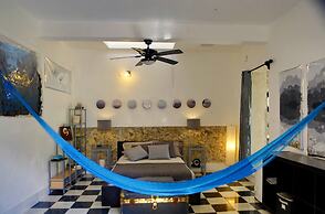 La Pantera Negra Gallery and B&B