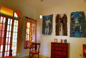 La Pantera Negra Gallery and B&B