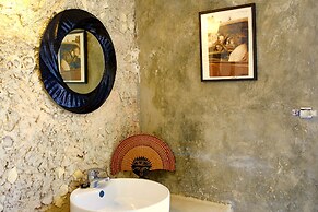 La Pantera Negra Gallery and B&B