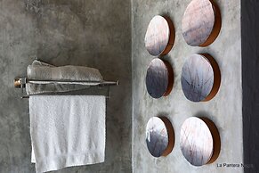 La Pantera Negra Gallery and B&B