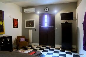 La Pantera Negra Gallery and B&B