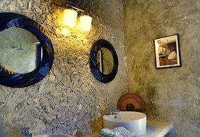 La Pantera Negra Gallery and B&B