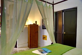 La Pantera Negra Gallery and B&B