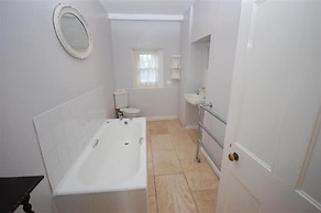 The Manor House Moreton