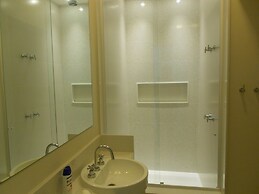 Gohouse - Atlantica 702 B