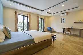 La Lumiere Harbor House