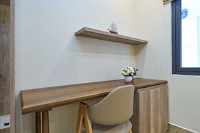 La Lumiere Harbor House