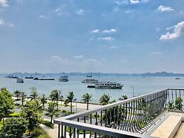 La Lumiere Harbor House