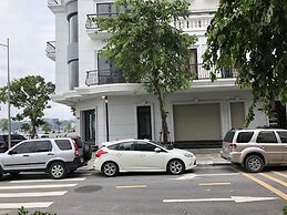 La Lumiere Harbor House