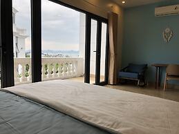 La Lumiere Harbor House