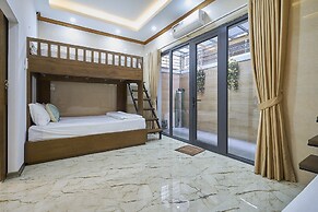 La Lumiere Harbor House