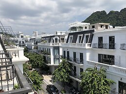 La Lumiere Harbor House