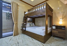 La Lumiere Harbor House