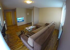 Apartments and Rooms Rea