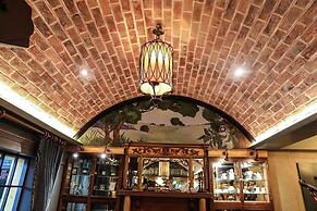 The Lansdowne Hotel