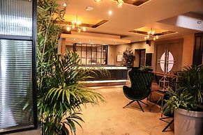 The Lansdowne Hotel